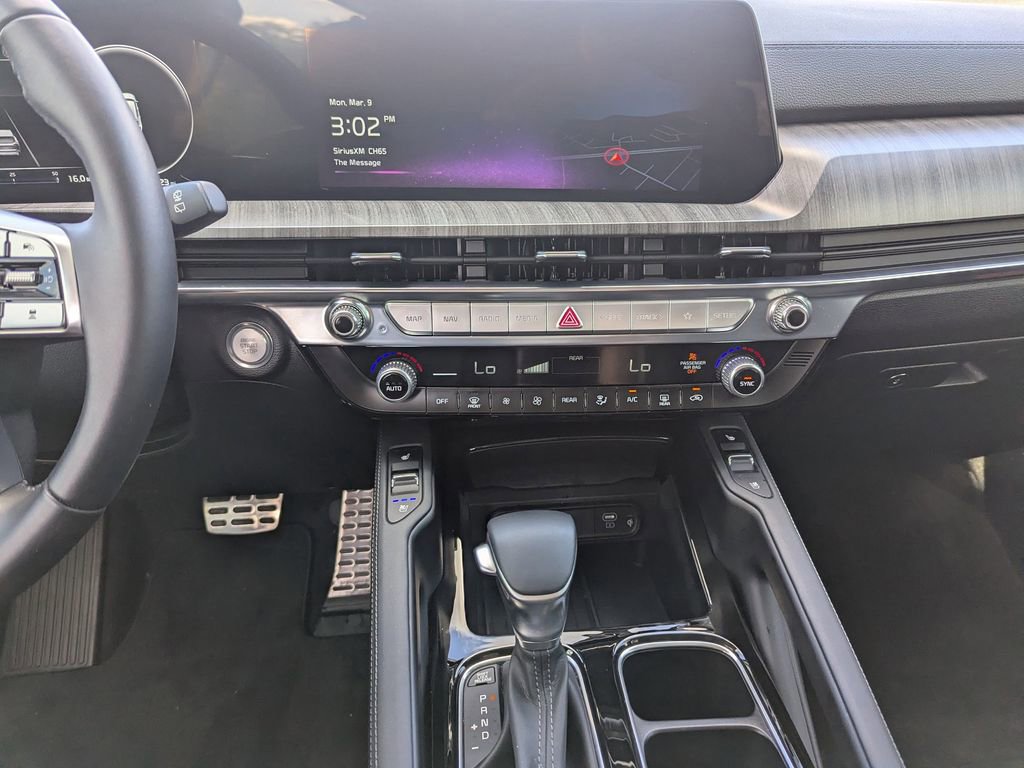 Used 2025 Kia Telluride SX image 13