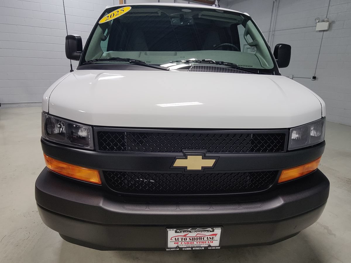 Used 2025 Chevrolet Express 3500 w/ Driver Convenience Package RWD image 3