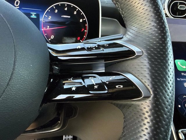 Used 2025 Mercedes-Benz GLC 300 image 31