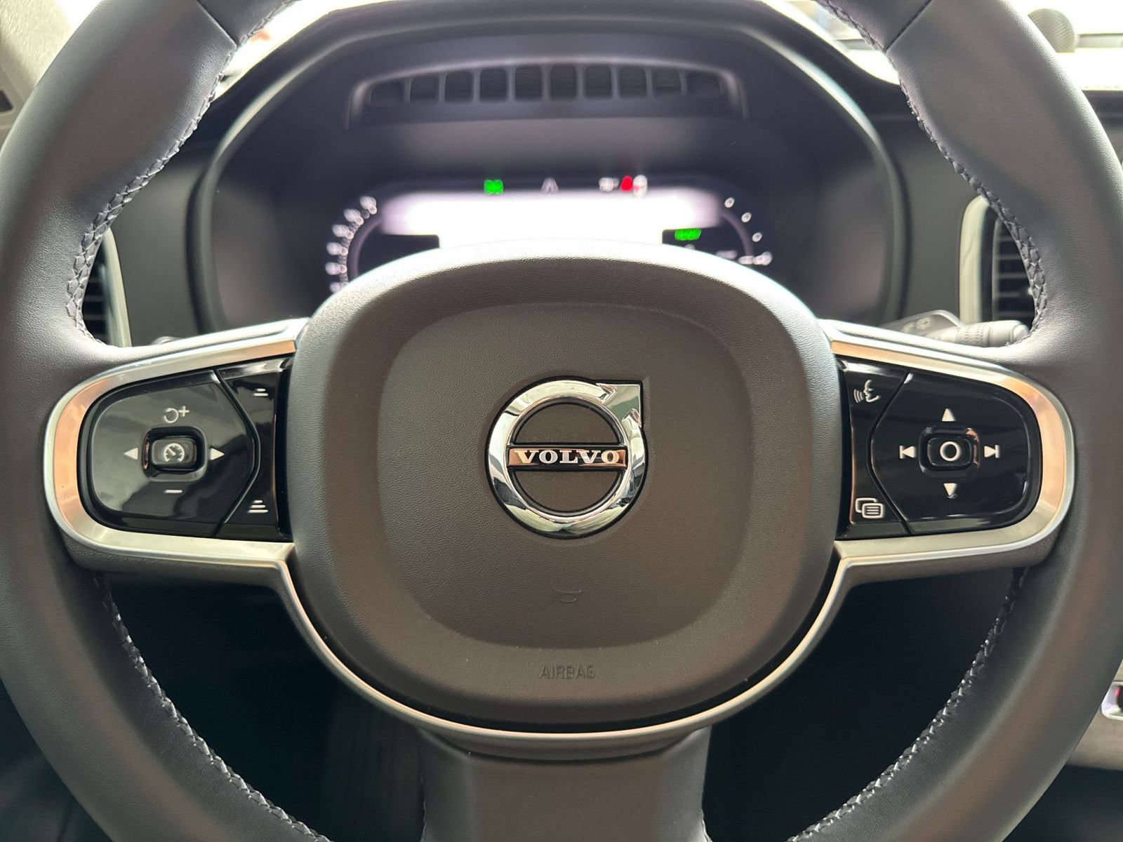 Certified 2023 Volvo XC90 T8 Ultimate w/ Lounge Package AWD/4WD image 29