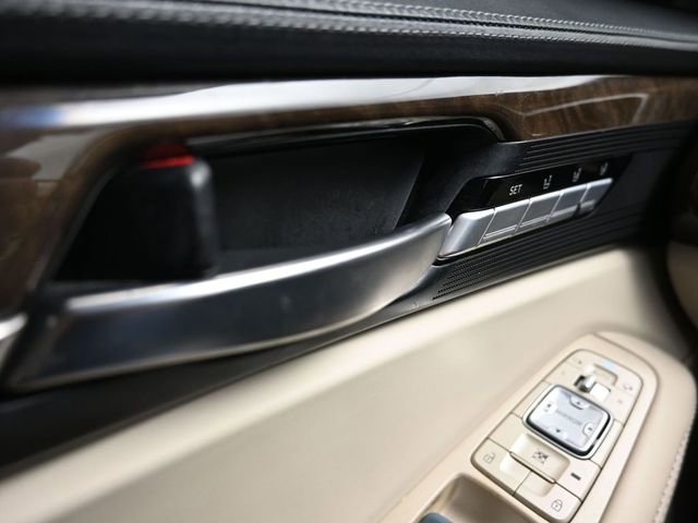 Used 2018 Genesis G90 3.3T Premium RWD image 32