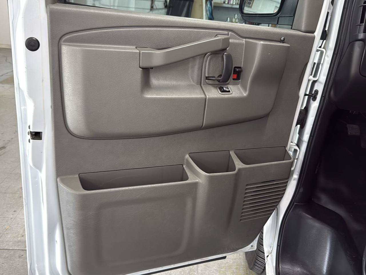 Used 2021 Chevrolet Express 2500 Extended w/ Driver Convenience Package RWD image 25