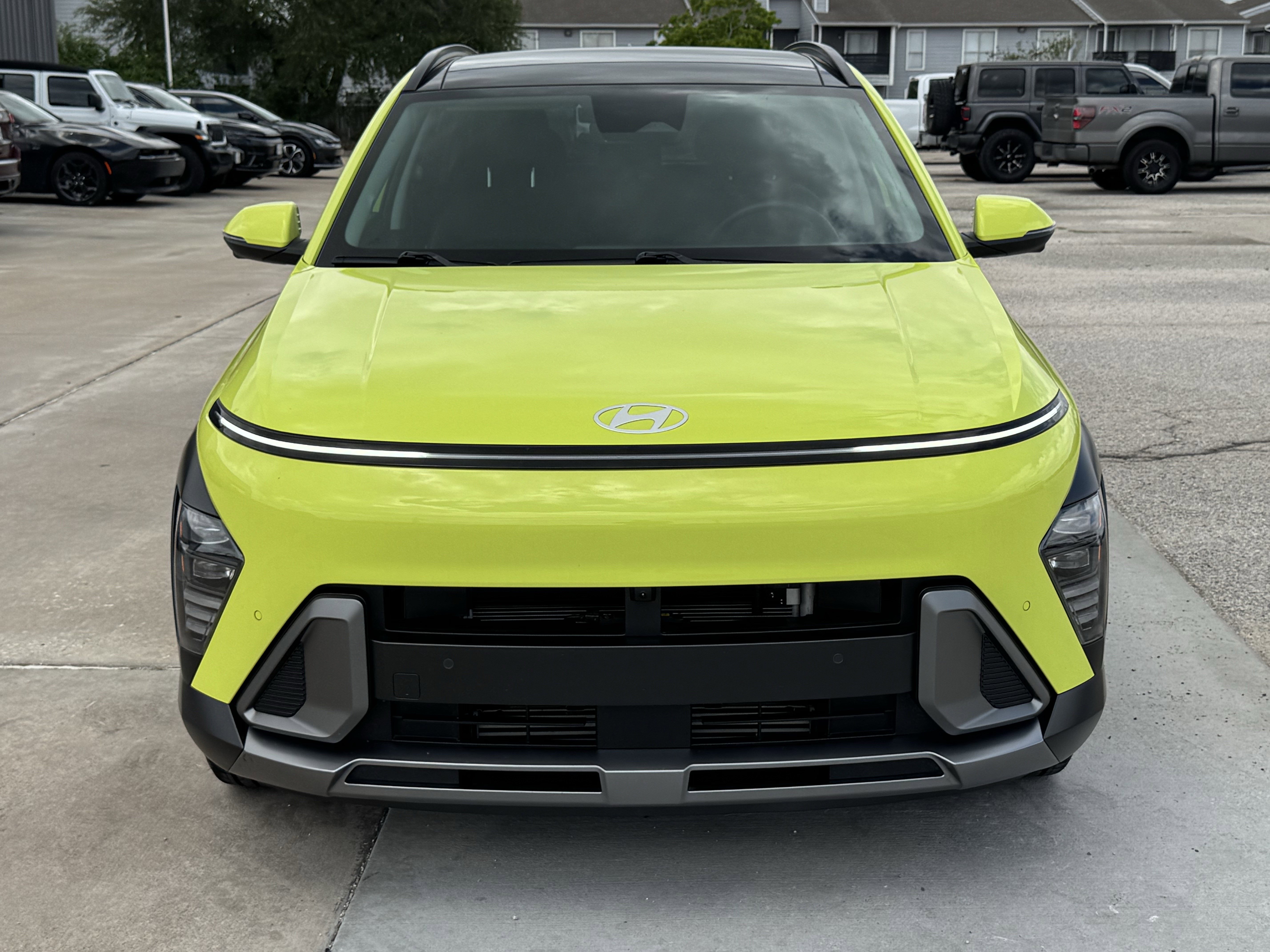 Used 2024 Hyundai Kona Limited FWD image 3