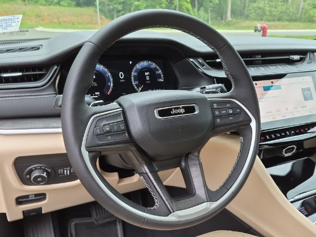 New 2026 Jeep Grand Cherokee Limited w/ Limited Altitude Package AWD/4WD image 31
