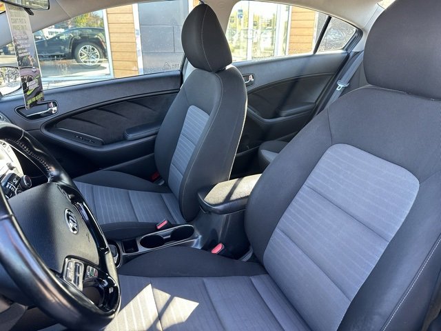 Used 2017 Kia Forte S image 22