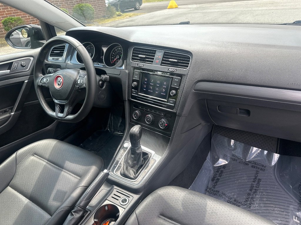 Used 2021 Volkswagen Golf 4-Door image 21