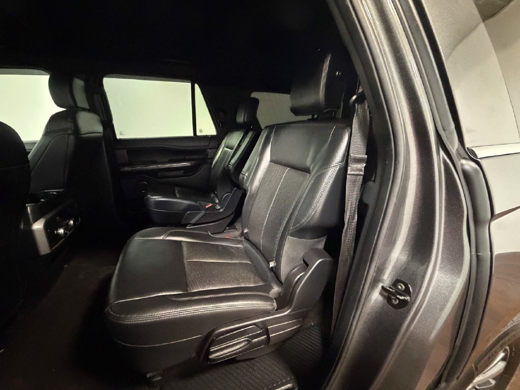 Used 2020 Ford Expedition Max XLT w/ Equipment Group 202A AWD/4WD image 8