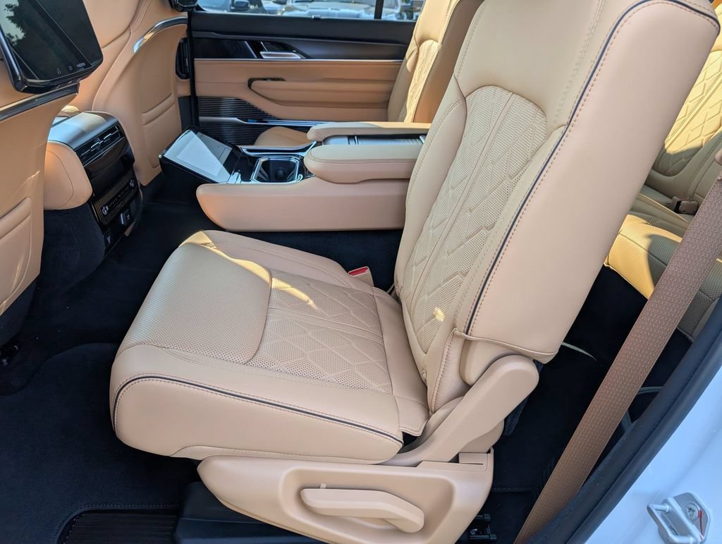 New 2026 Jeep Grand Wagoneer L Summit AWD/4WD image 25