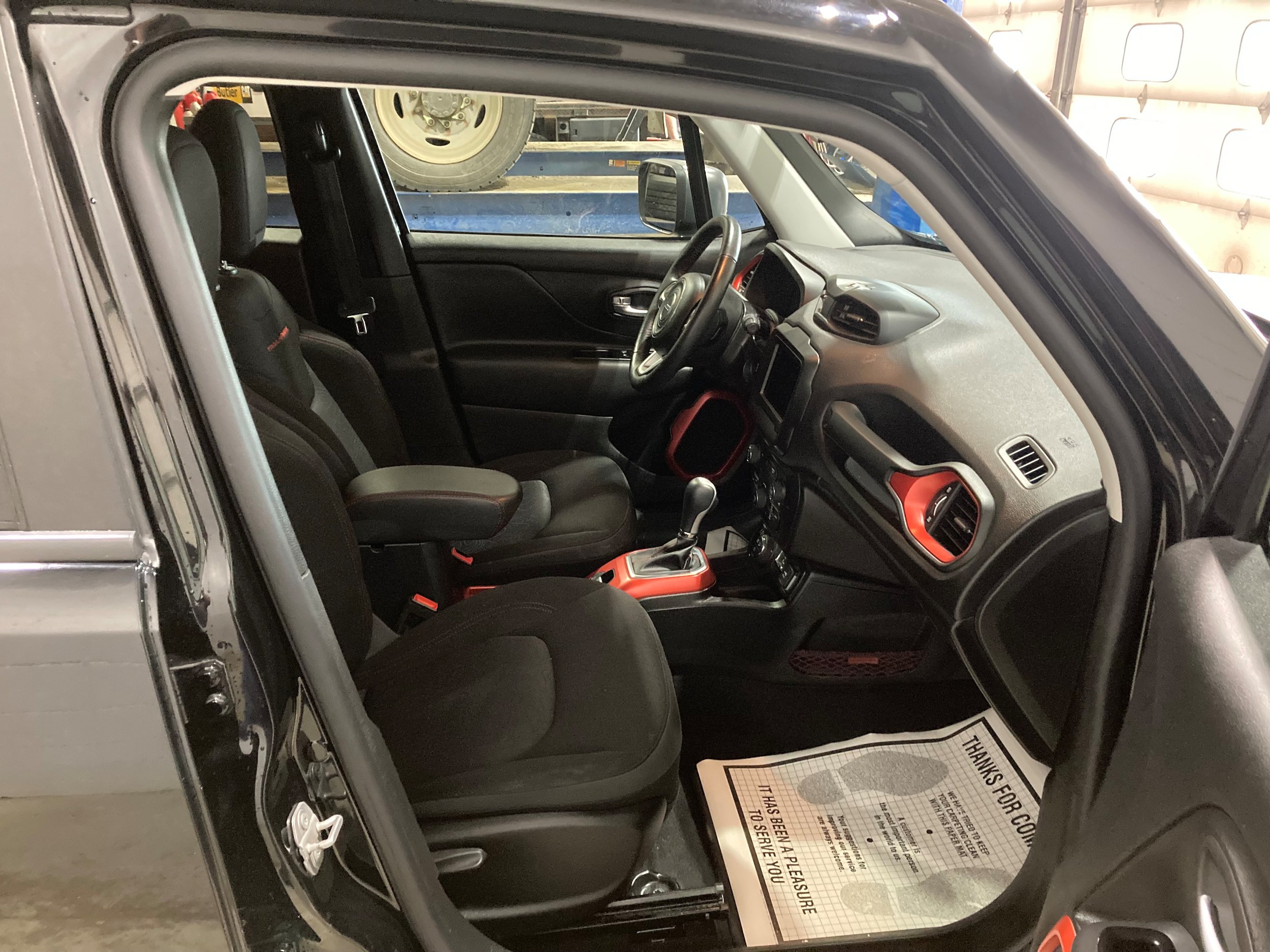 Used 2019 Jeep Renegade Trailhawk w/ Cold Weather Group II AWD/4WD image 4