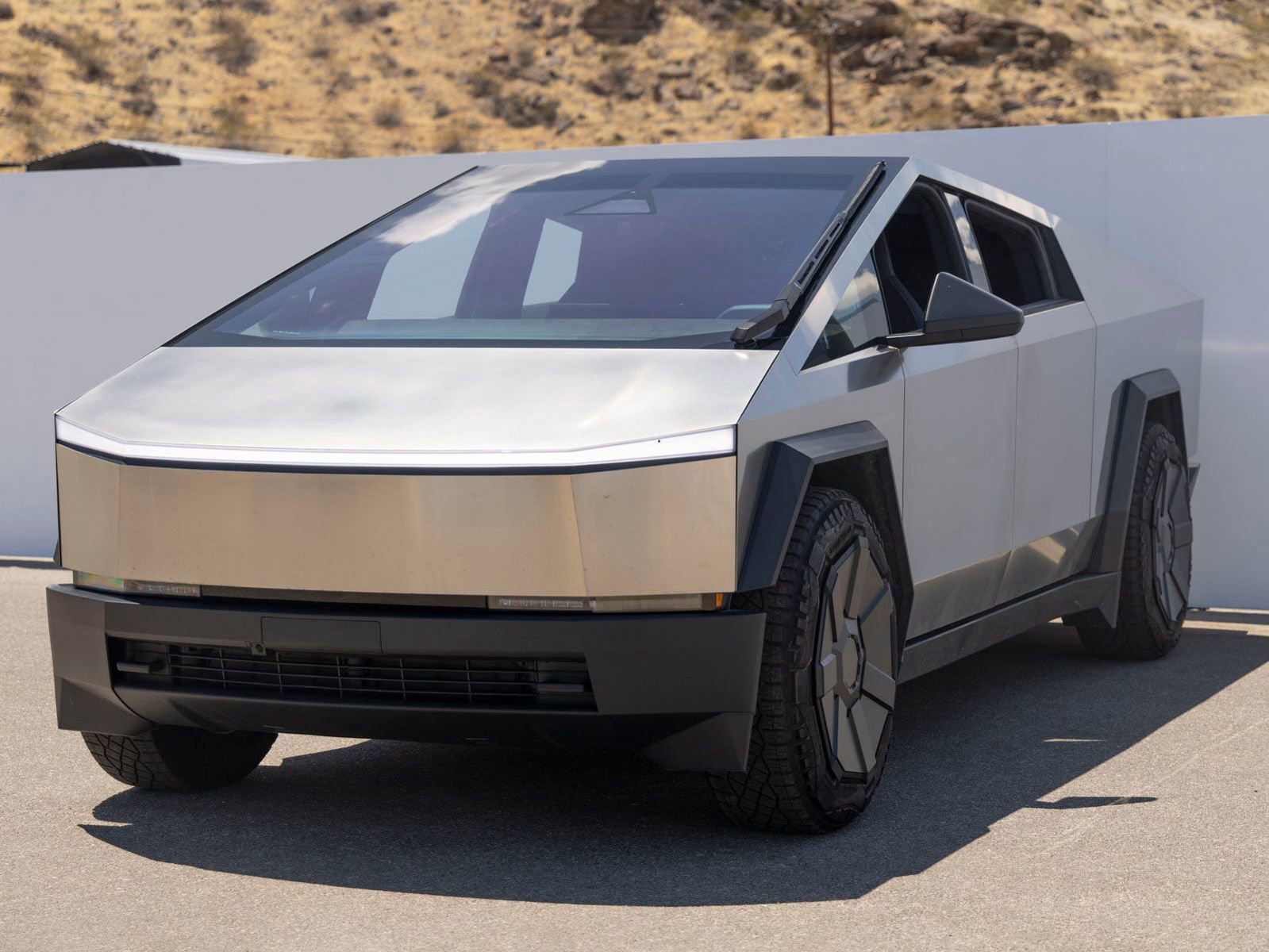 Used 2024 Tesla Cybertruck Cyberbeast AWD/4WD image 5