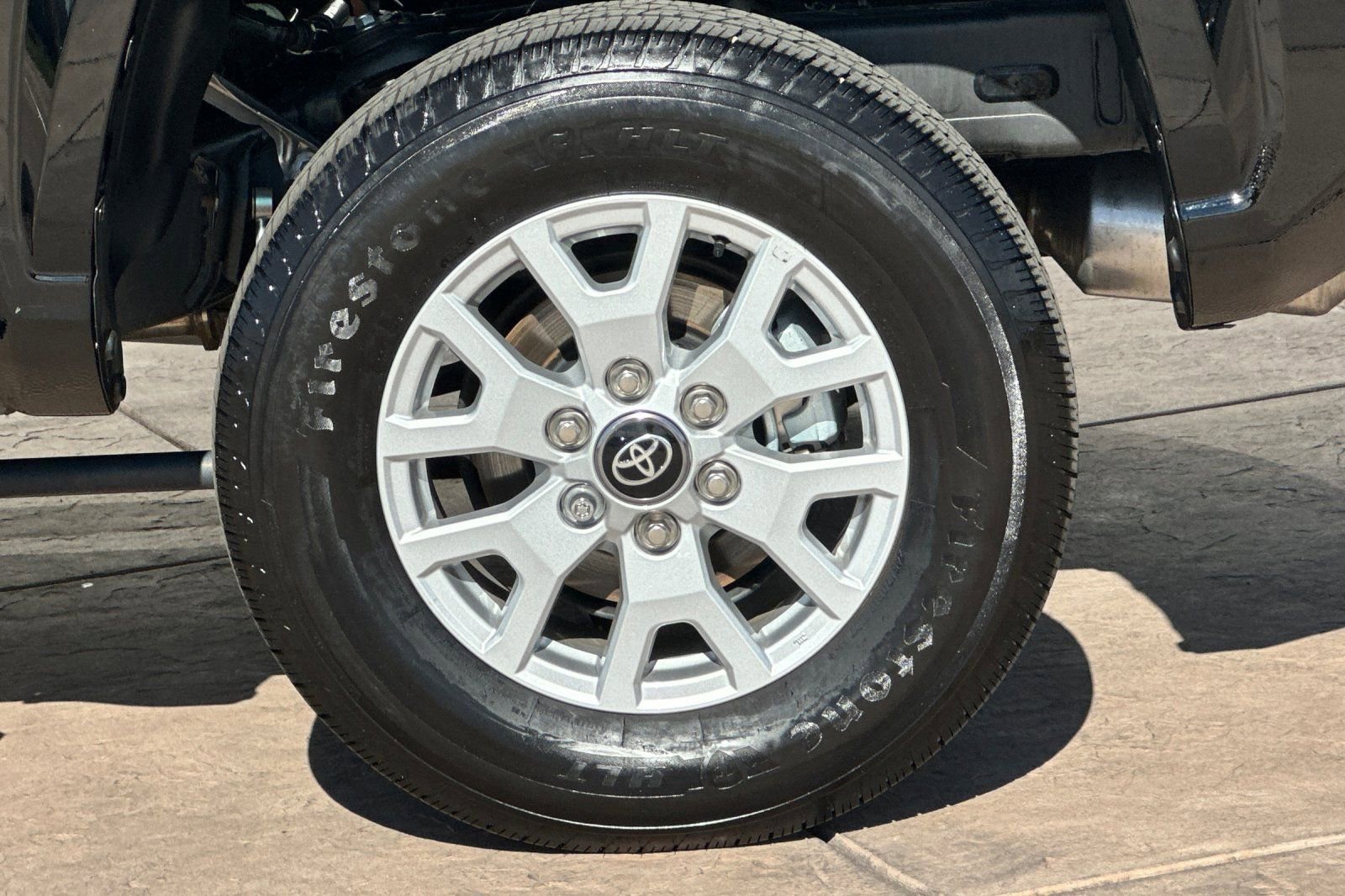 Certified 2025 Toyota Tacoma SR5 image 33