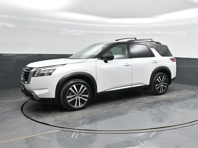 Used 2025 Nissan Pathfinder Platinum image 8