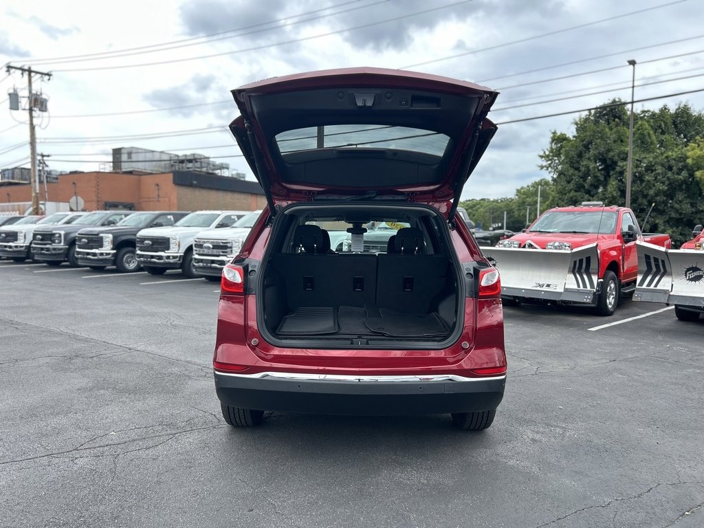 Used 2020 Chevrolet Equinox LT w/ Driver Convenience Package image 9