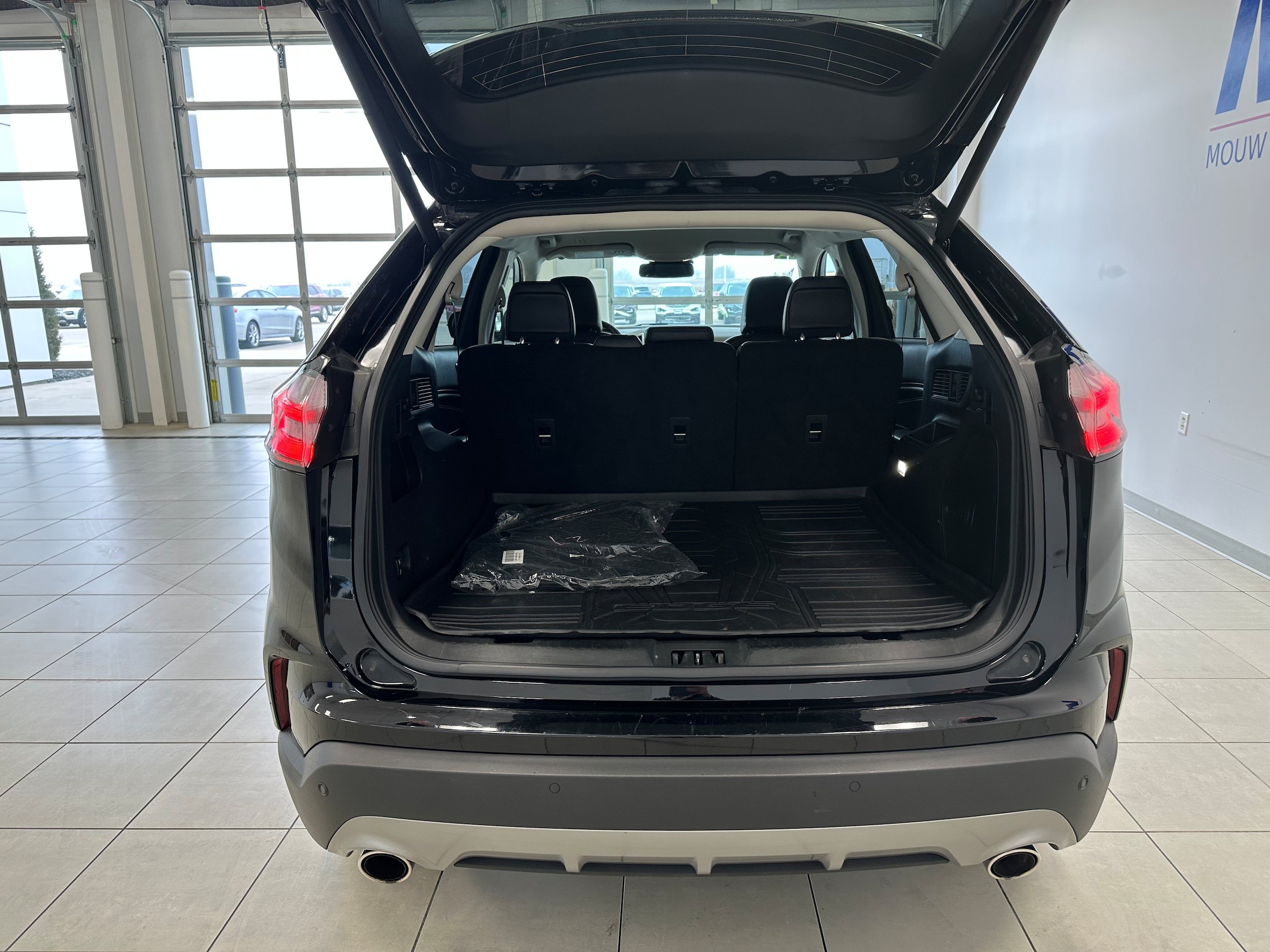Used 2024 Ford Edge Titanium AWD/4WD image 7