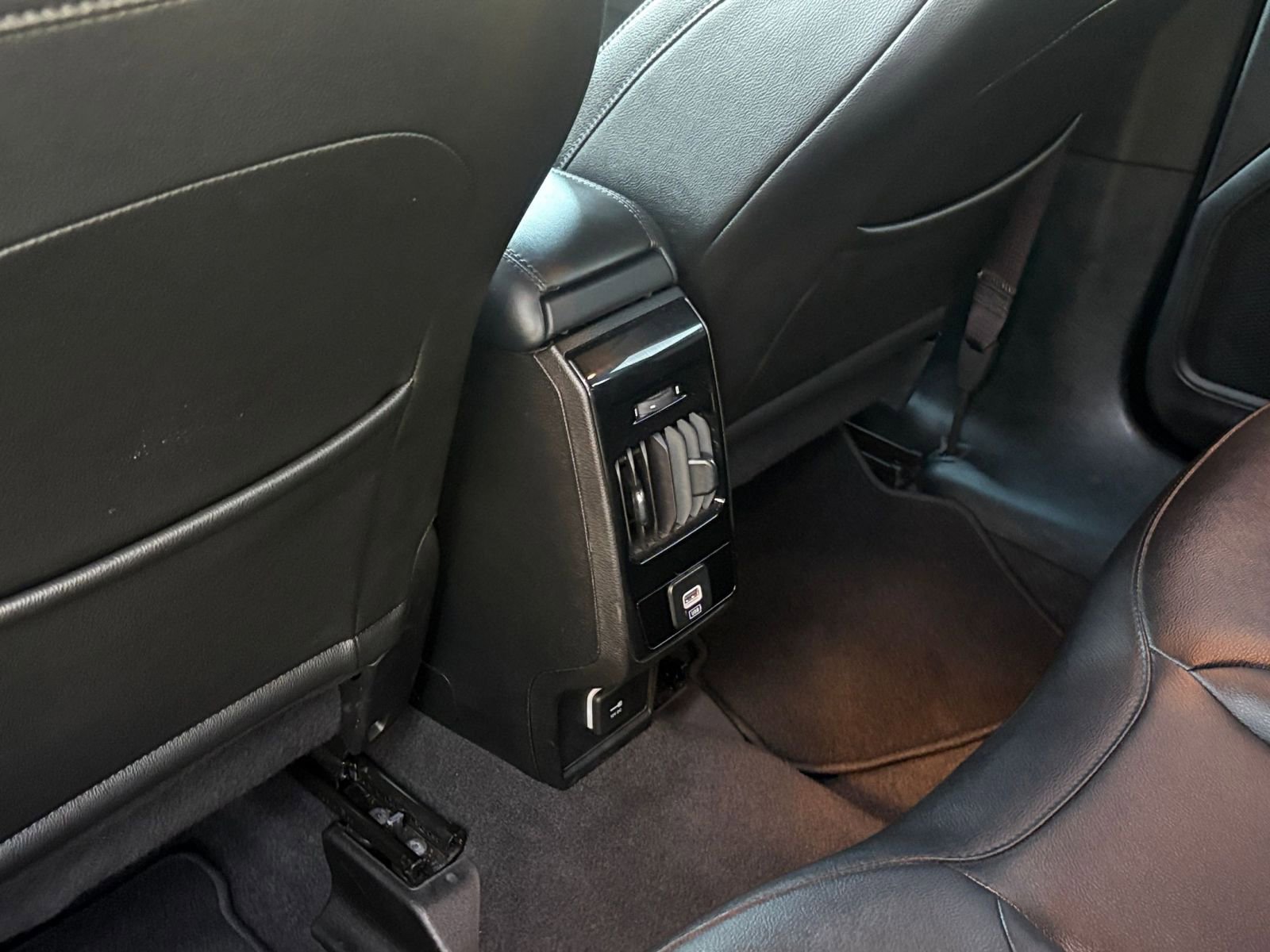 Used 2025 Jeep Compass Limited image 23