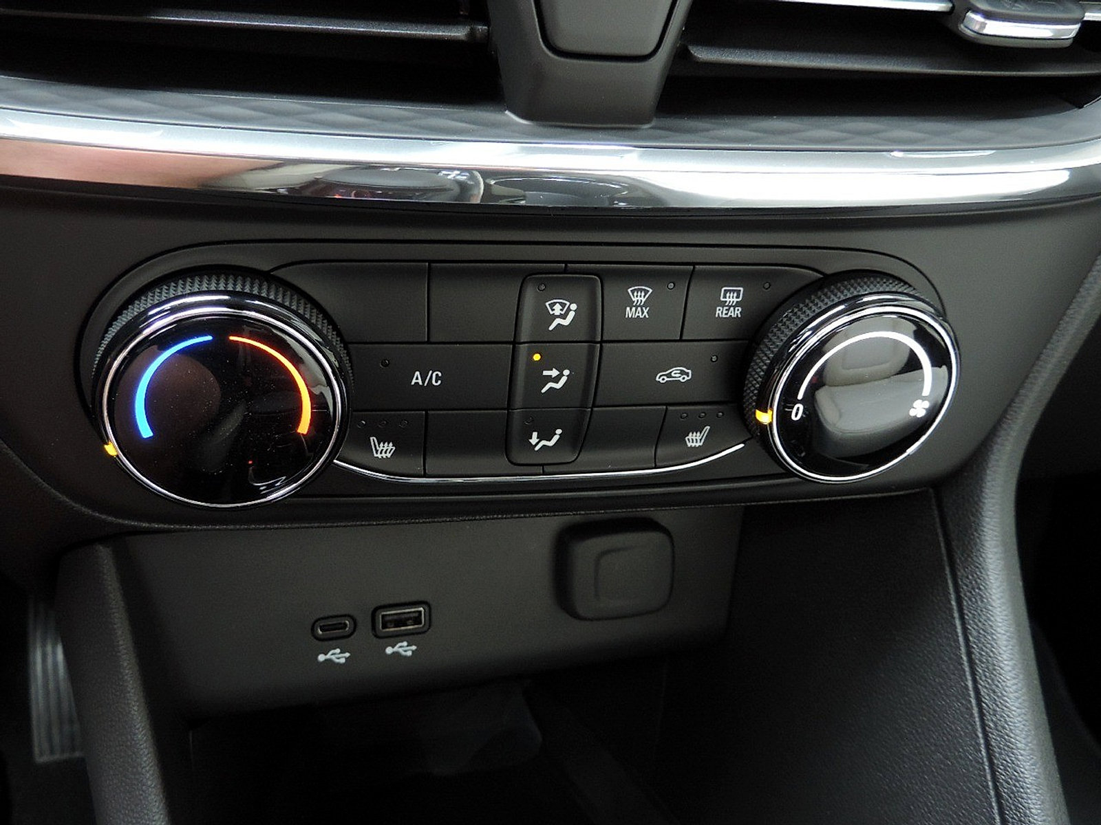 New 2026 Buick Encore GX Preferred w/ Comfort Package FWD image 17