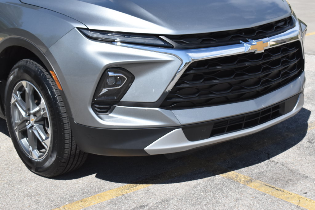 Used 2025 Chevrolet Blazer LT AWD/4WD image 3