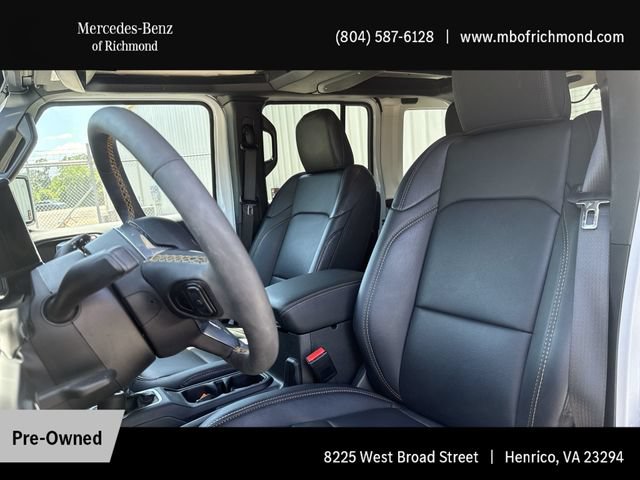 Used 2024 Jeep Wrangler Unlimited Sahara w/ Technology Group AWD/4WD image 14