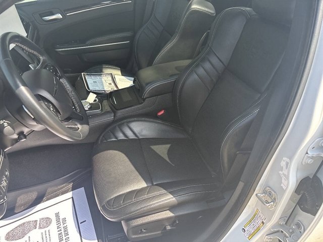 Used 2023 Chrysler 300 C RWD image 4