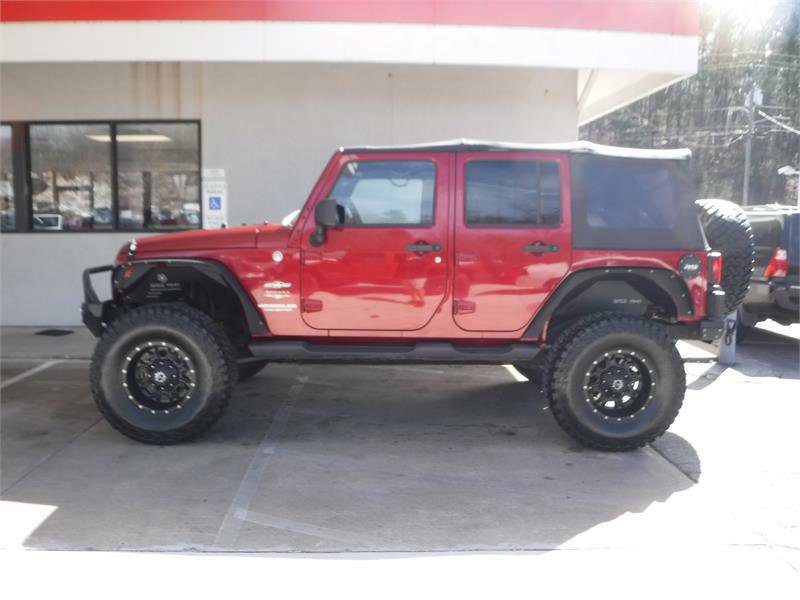 Used 2012 Jeep Wrangler Unlimited Sahara w/ Connectivity Group image 11