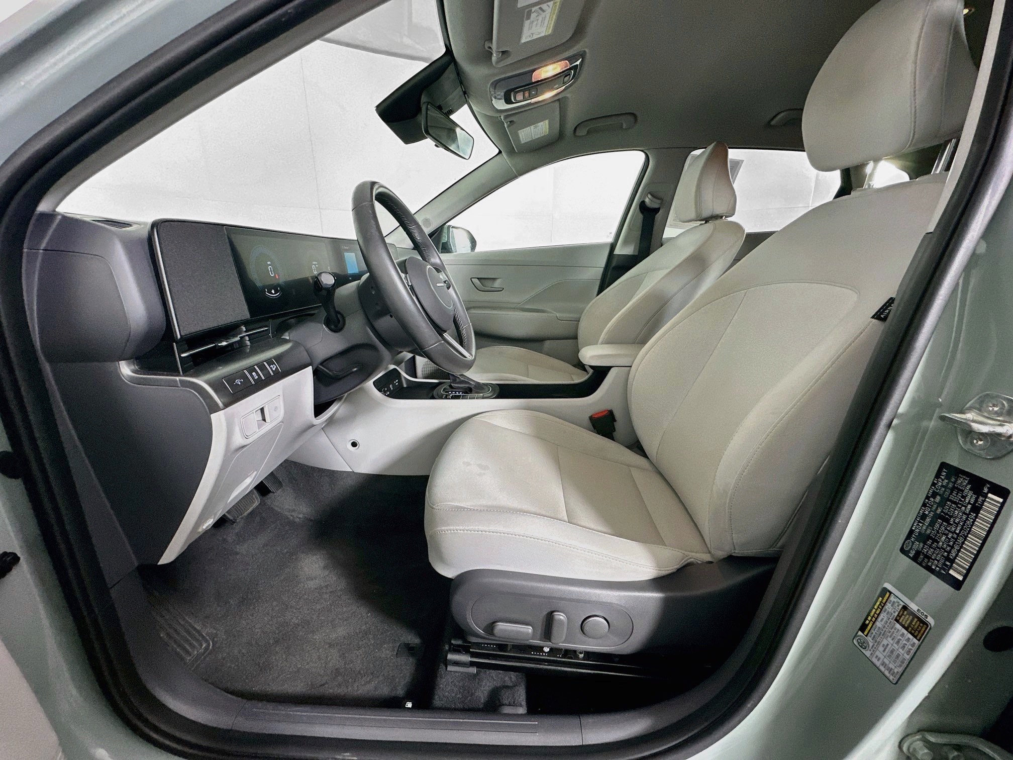 Used 2025 Hyundai Kona SEL FWD image 13
