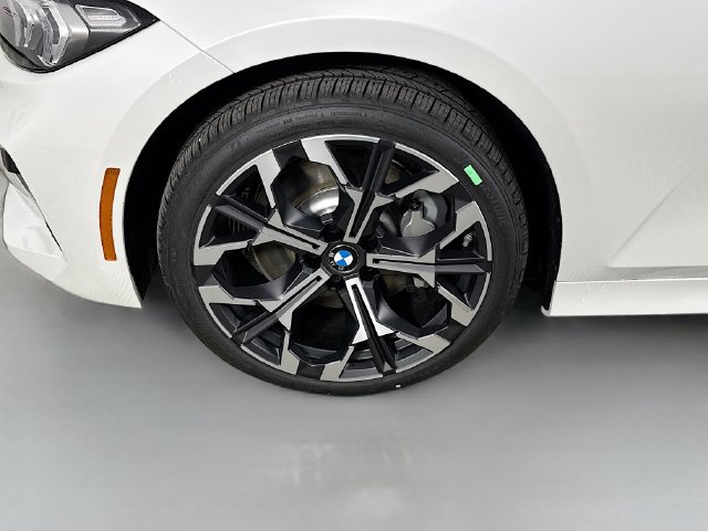 Used 2026 BMW 330i xDrive Sedan w/ Premium Package AWD/4WD image 31