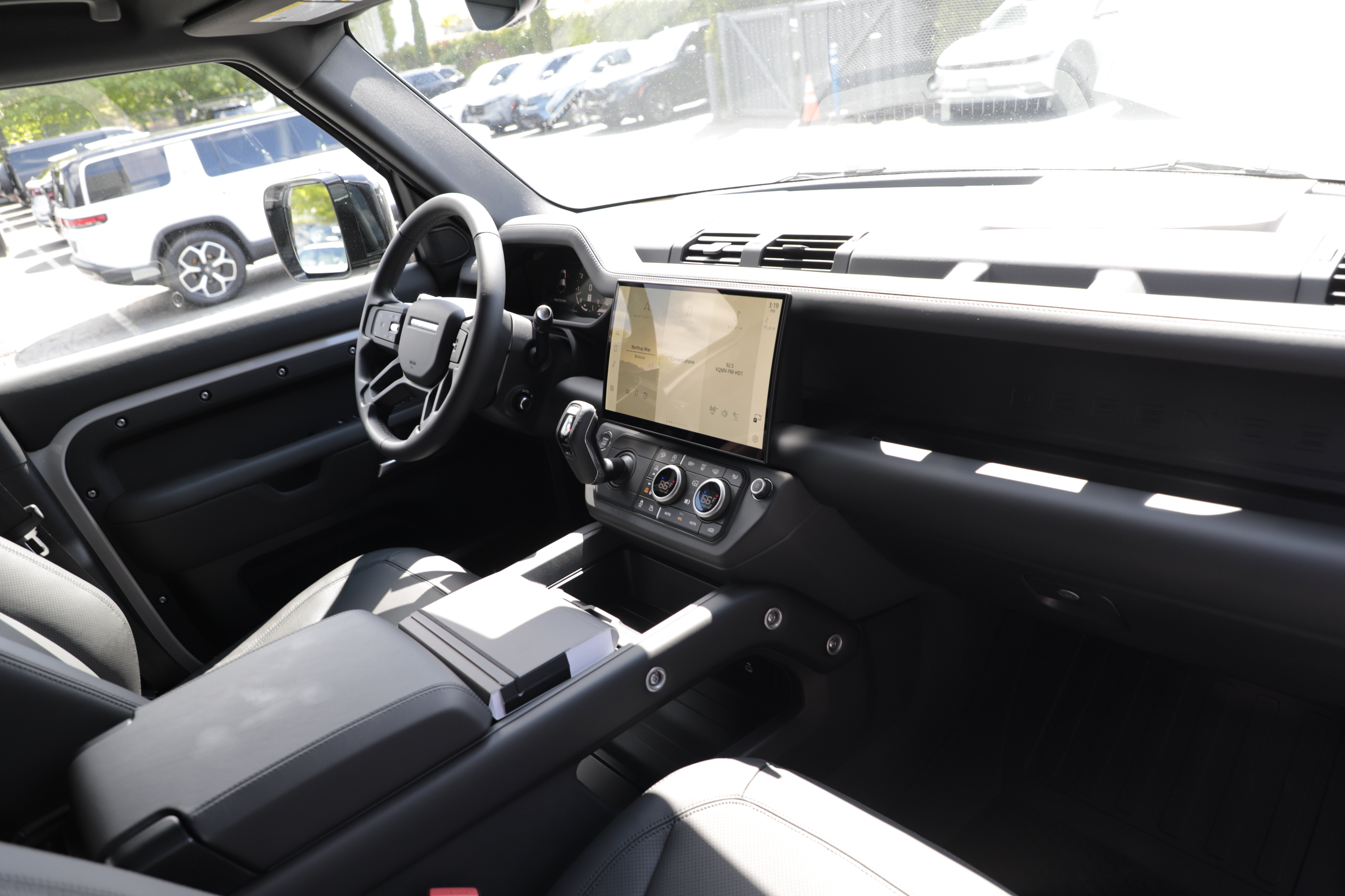 New 2026 Land Rover Defender 110 X-Dynamic SE AWD/4WD image 13