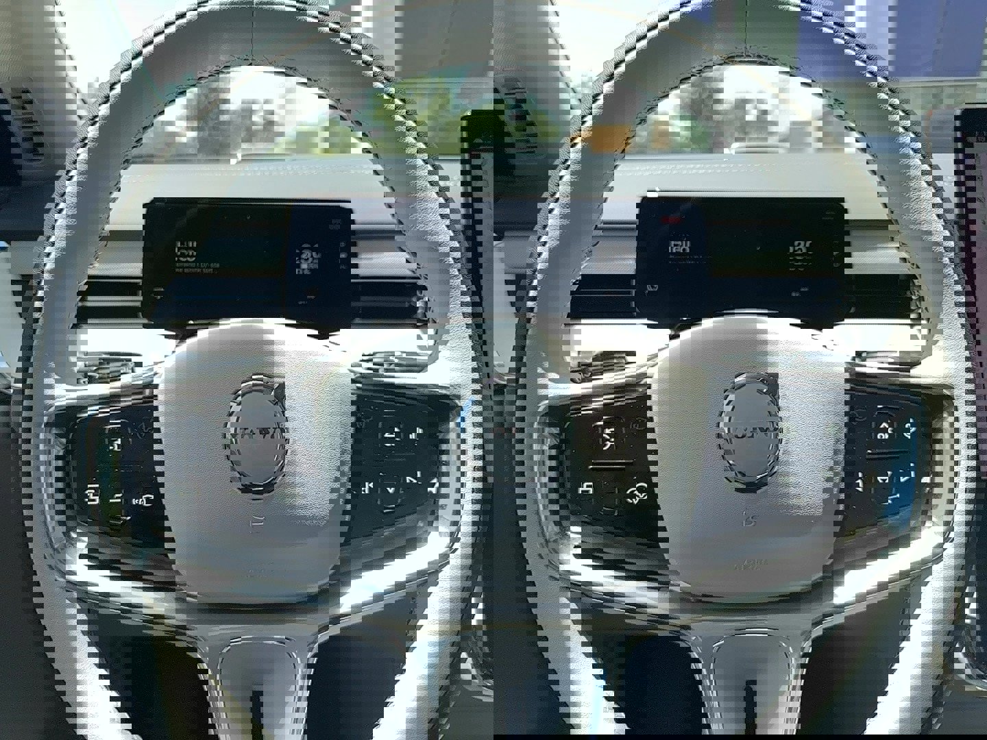 Used 2025 Volvo EX90 Ultra image 22