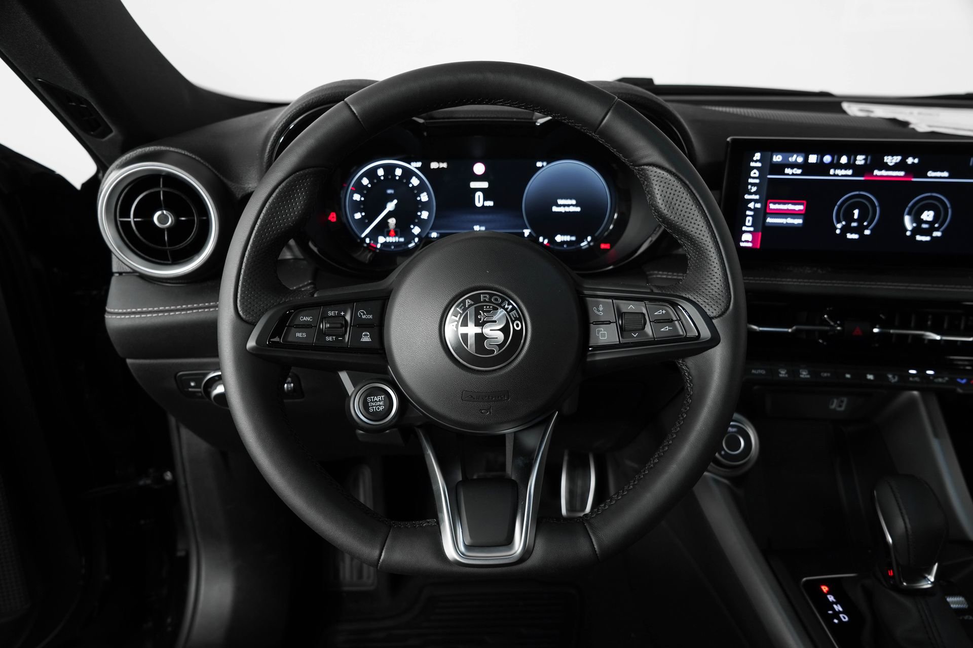 New 2025 Alfa Romeo Tonale w/ Premium Package image 31