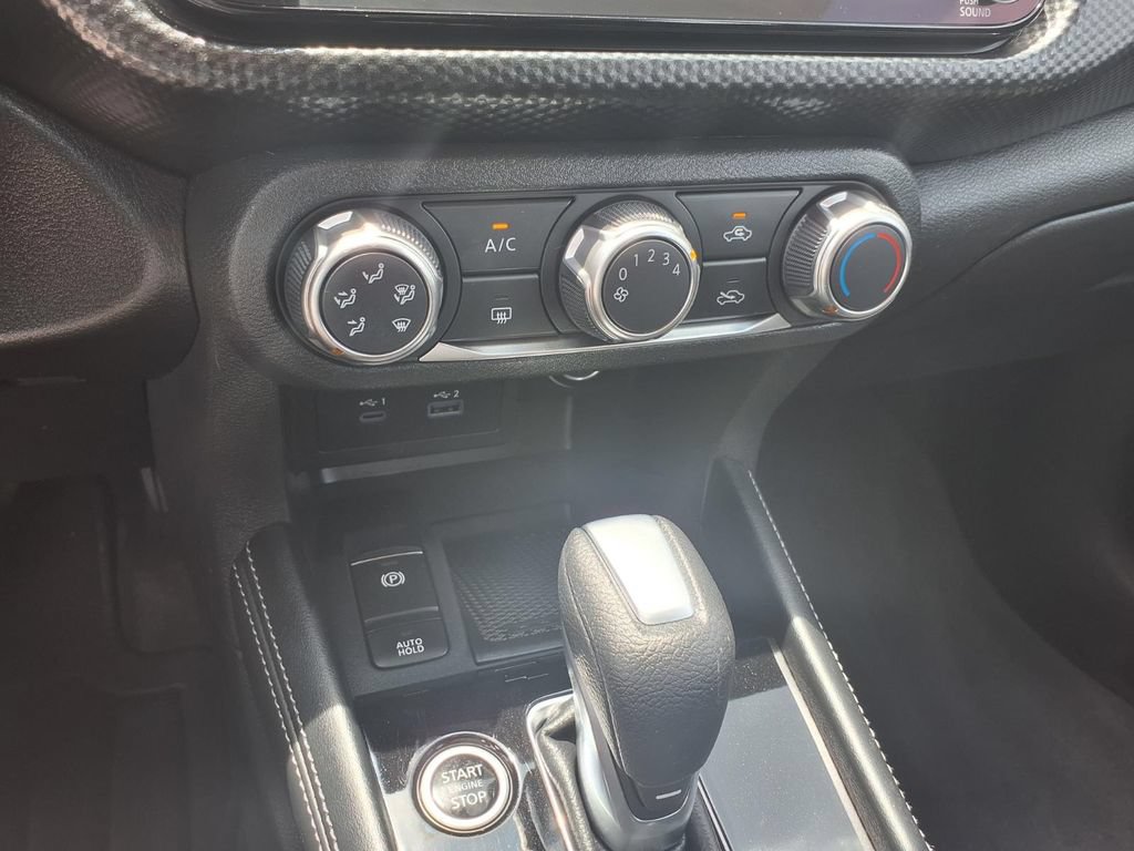 Used 2023 Nissan Kicks SV FWD image 13