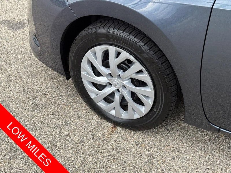 Used 2018 Toyota Corolla LE FWD image 10
