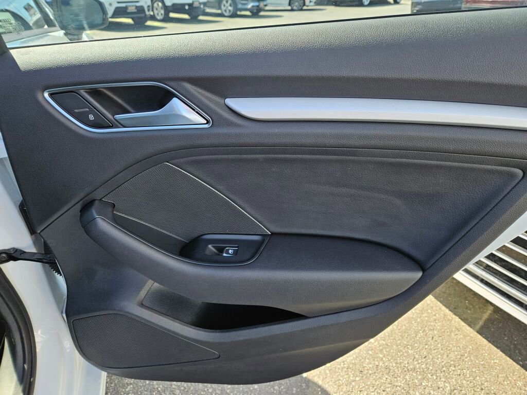 Used 2018 Audi A3 2.0T Premium image 17