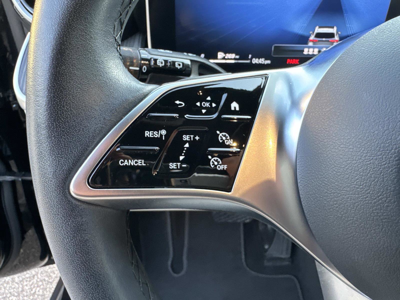 Used 2024 Mercedes-Benz GLC 300 4MATIC image 31