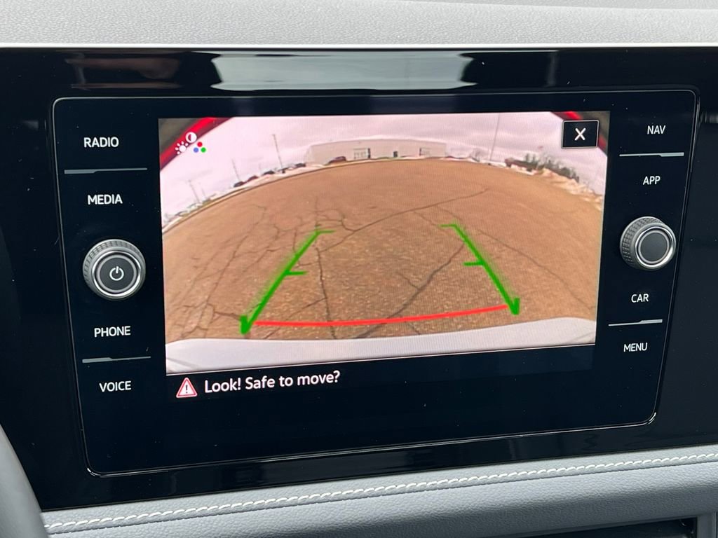 Used 2025 Volkswagen Jetta SEL image 24