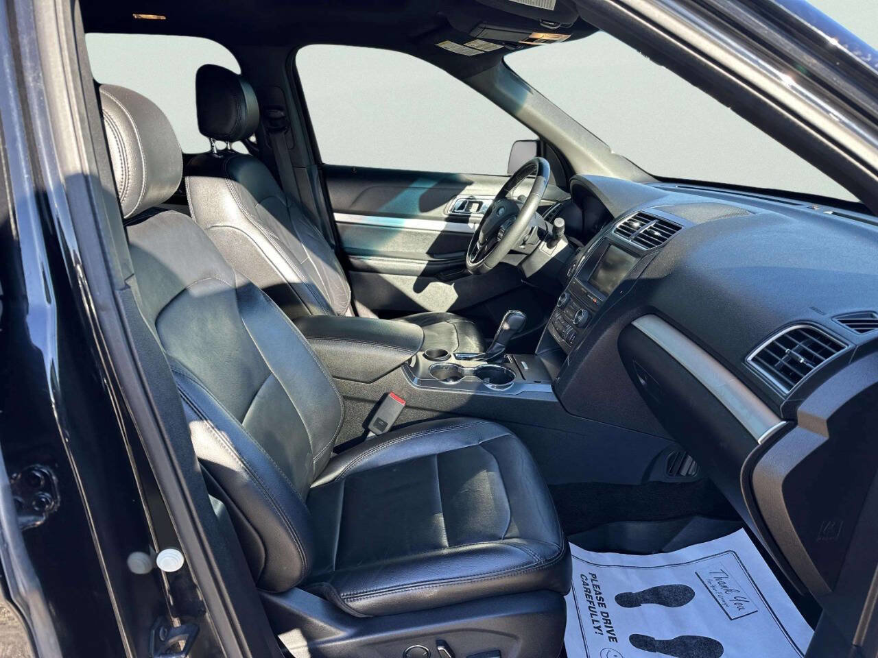 Used 2016 Ford Explorer XLT w/ Equipment Group 202A image 17