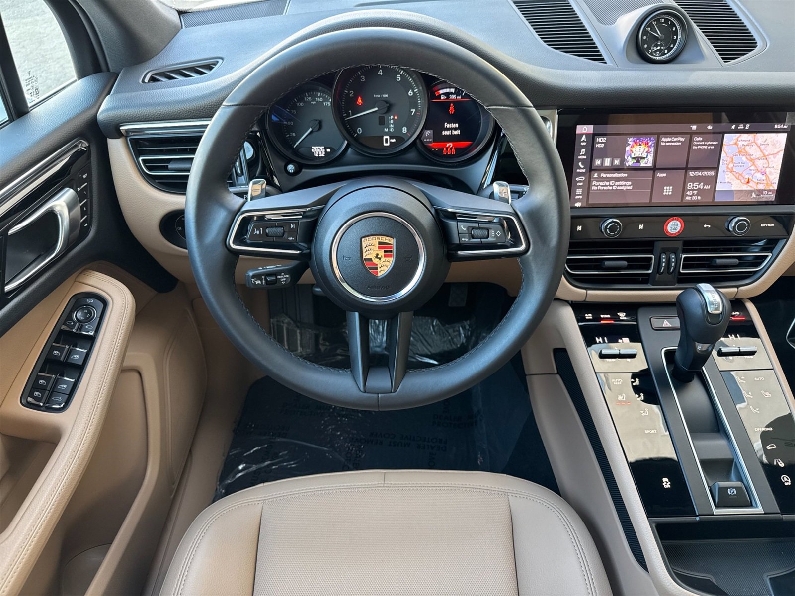 Used 2025 Porsche Macan image 16