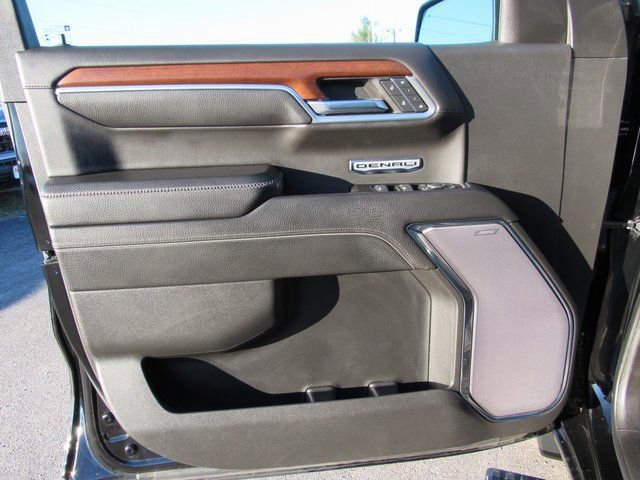 Used 2023 GMC Sierra 1500 Denali w/ Technology Package image 12