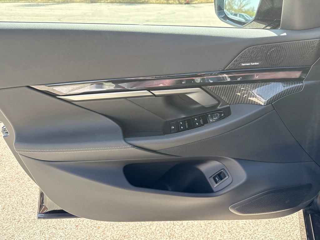 New 2026 BMW i5 eDrive40 AWD/4WD image 12