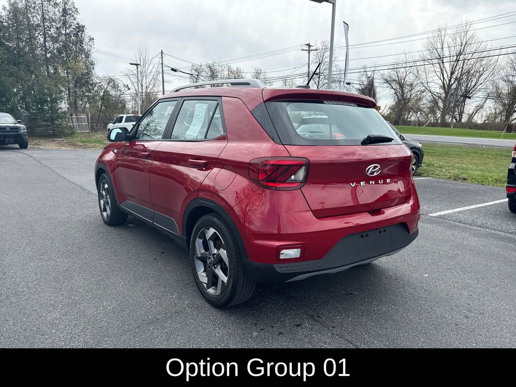 Used 2023 Hyundai Venue SEL FWD image 9