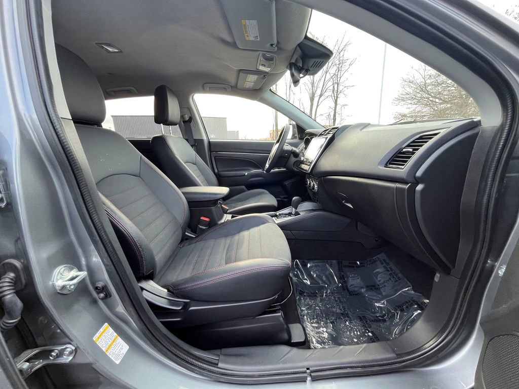 Used 2025 Mitsubishi Outlander Sport AWD image 22