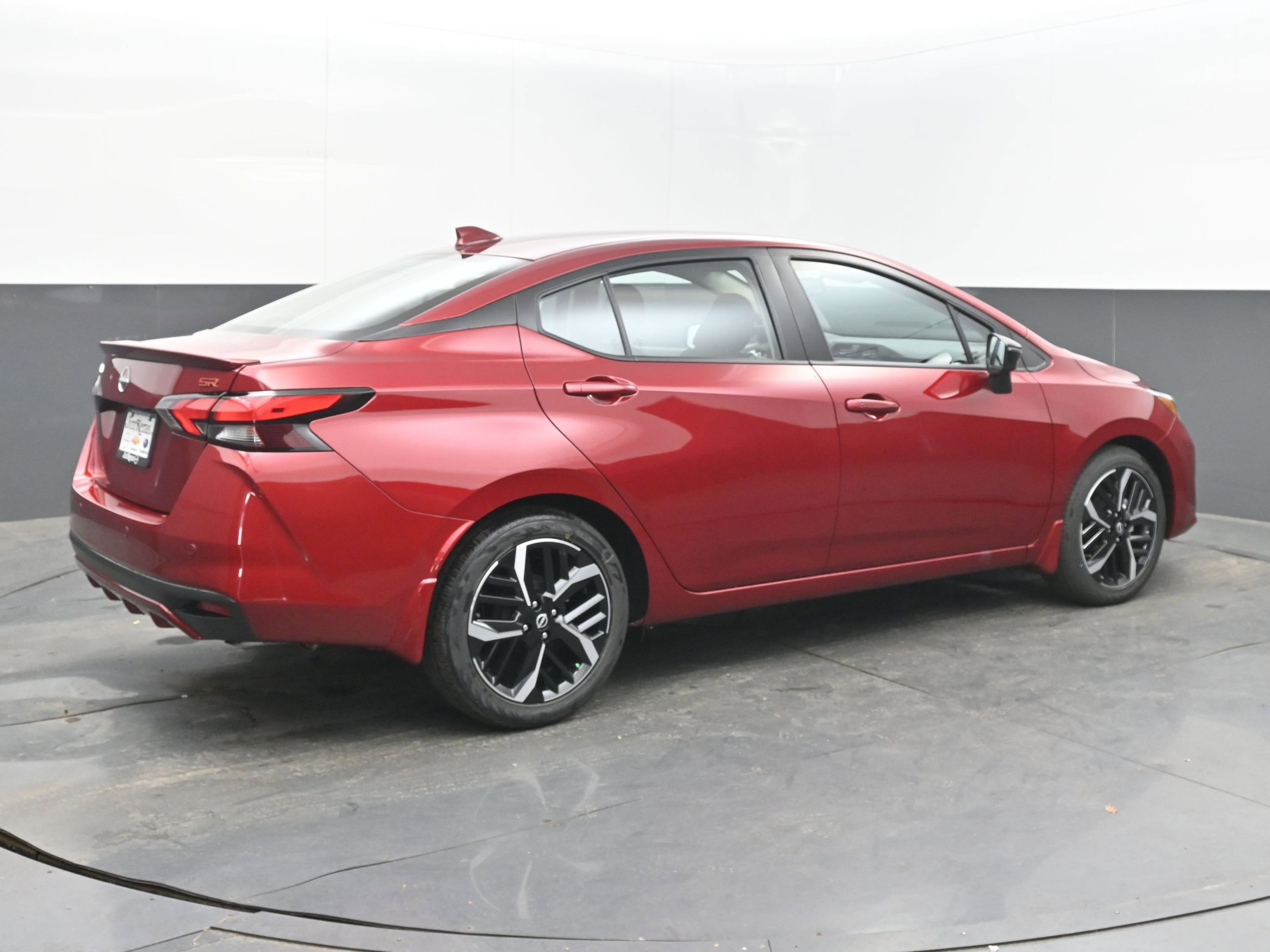 New 2025 Nissan Versa SR w/ Trunk Package image 7