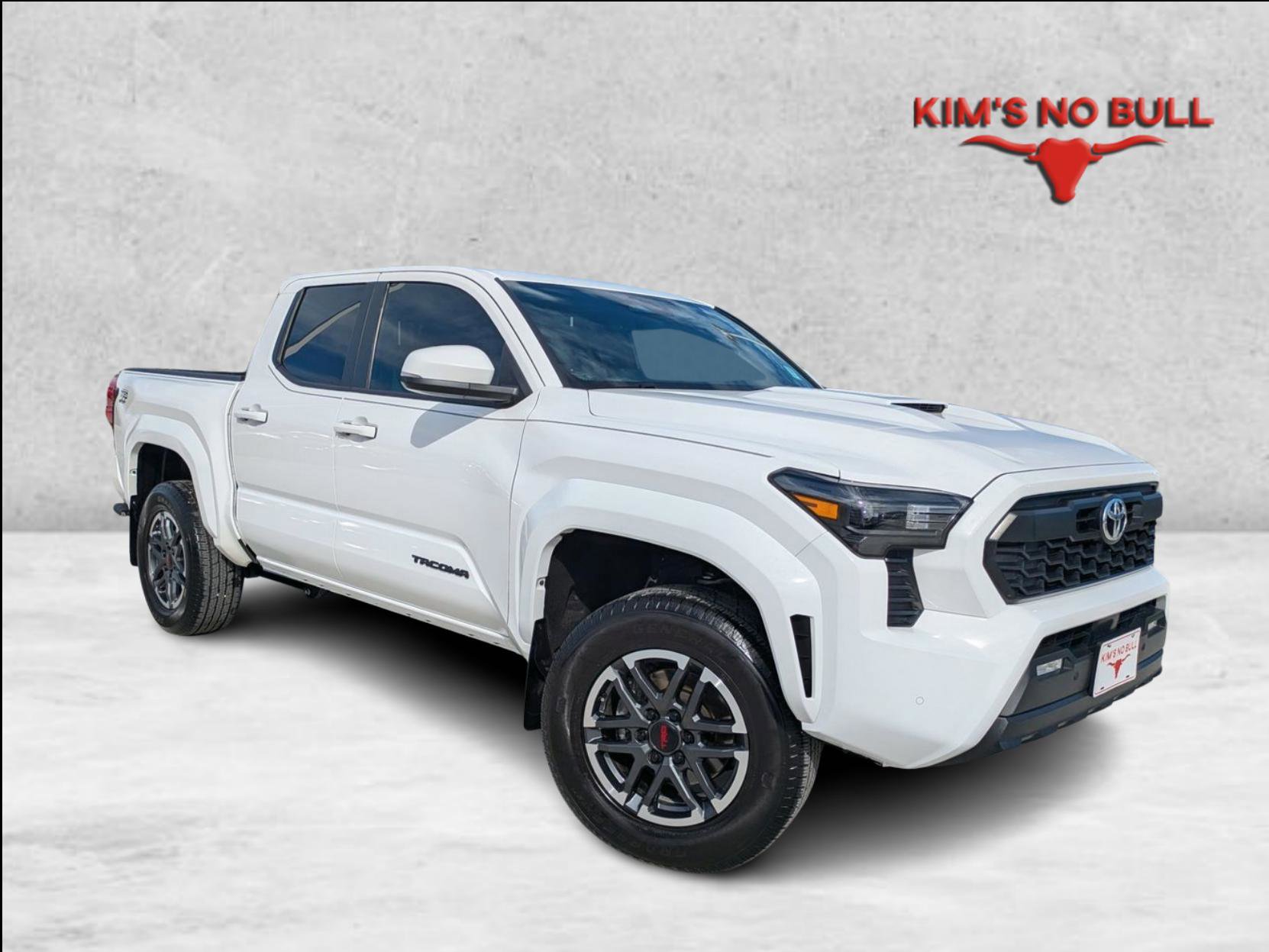 Used 2024 Toyota Tacoma TRD Sport w/ TRD Sport Upgrade Package image 1