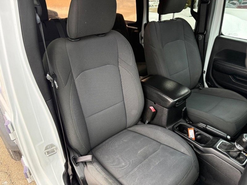 Used 2018 Jeep Wrangler Unlimited Sport image 11