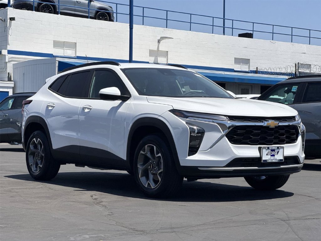 New 2026 Chevrolet Trax LT FWD image 3