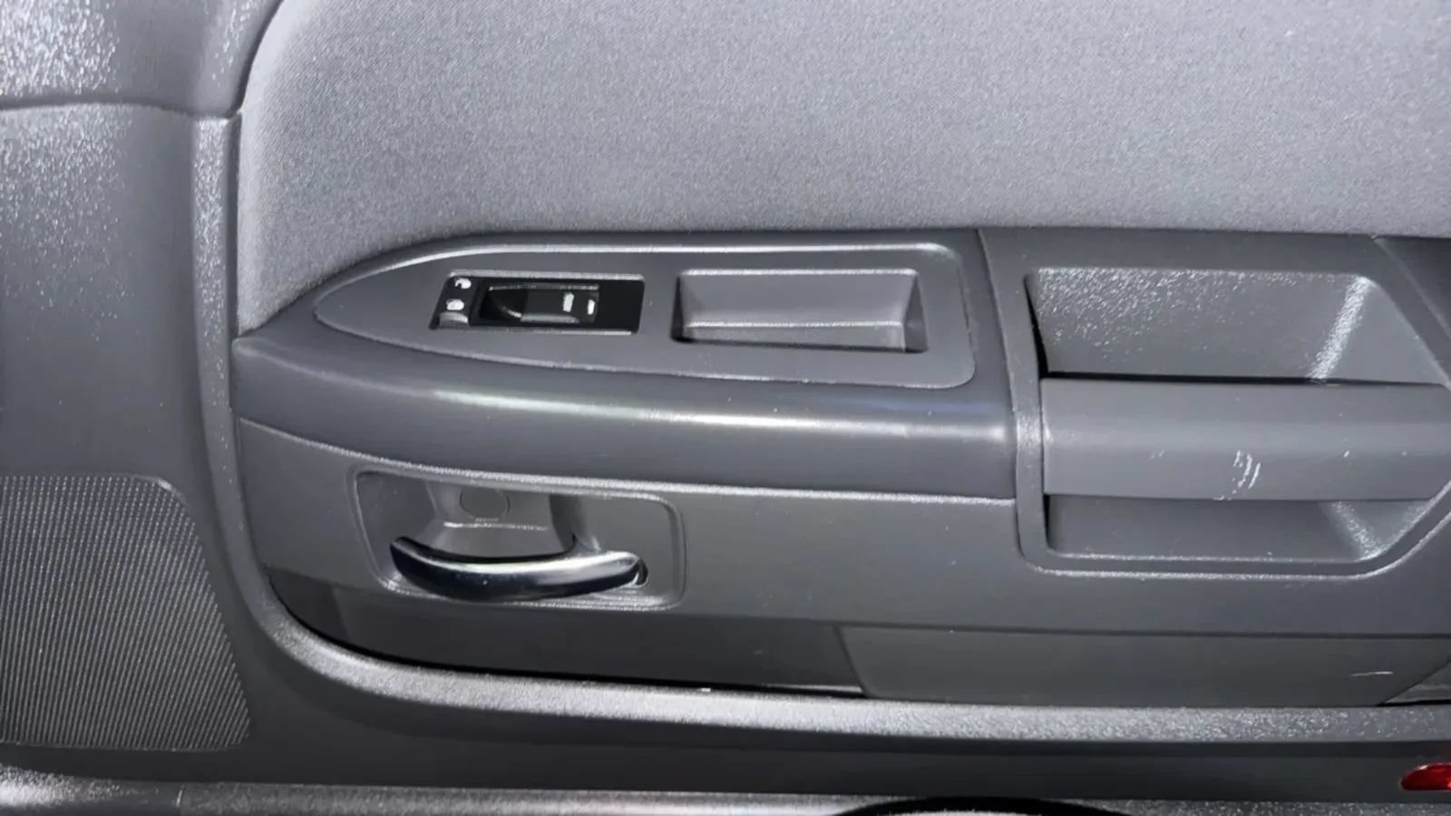 Used 2010 Dodge Challenger SE RWD image 16
