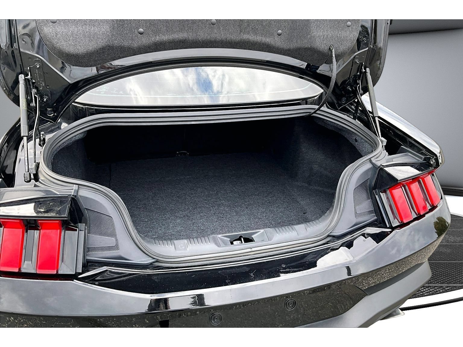 Used 2024 Ford Mustang GT RWD image 37