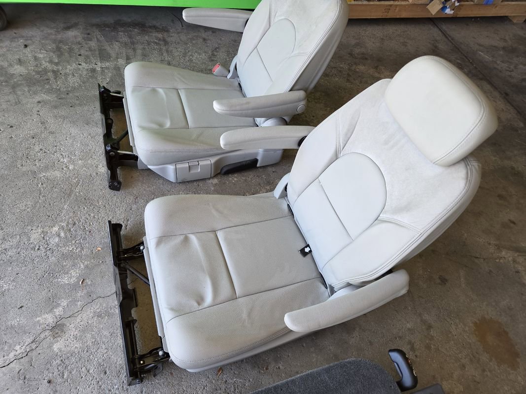 Used 2005 Dodge Grand Caravan SXT w/ Leather Interior Group FWD image 57