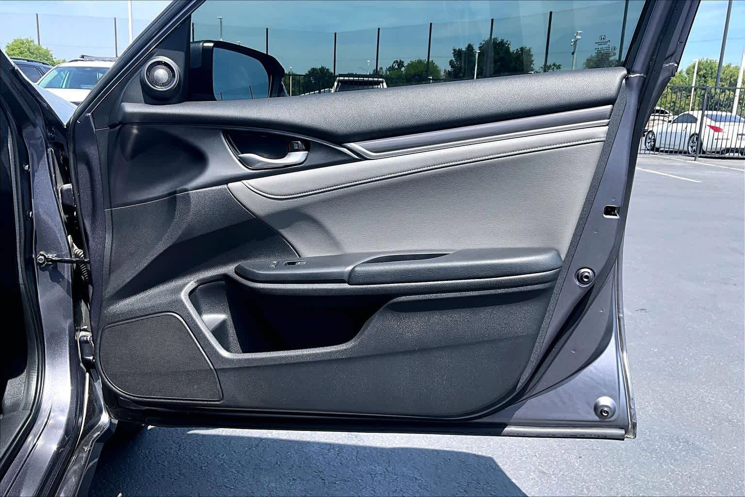 Used 2019 Honda Civic Touring image 26