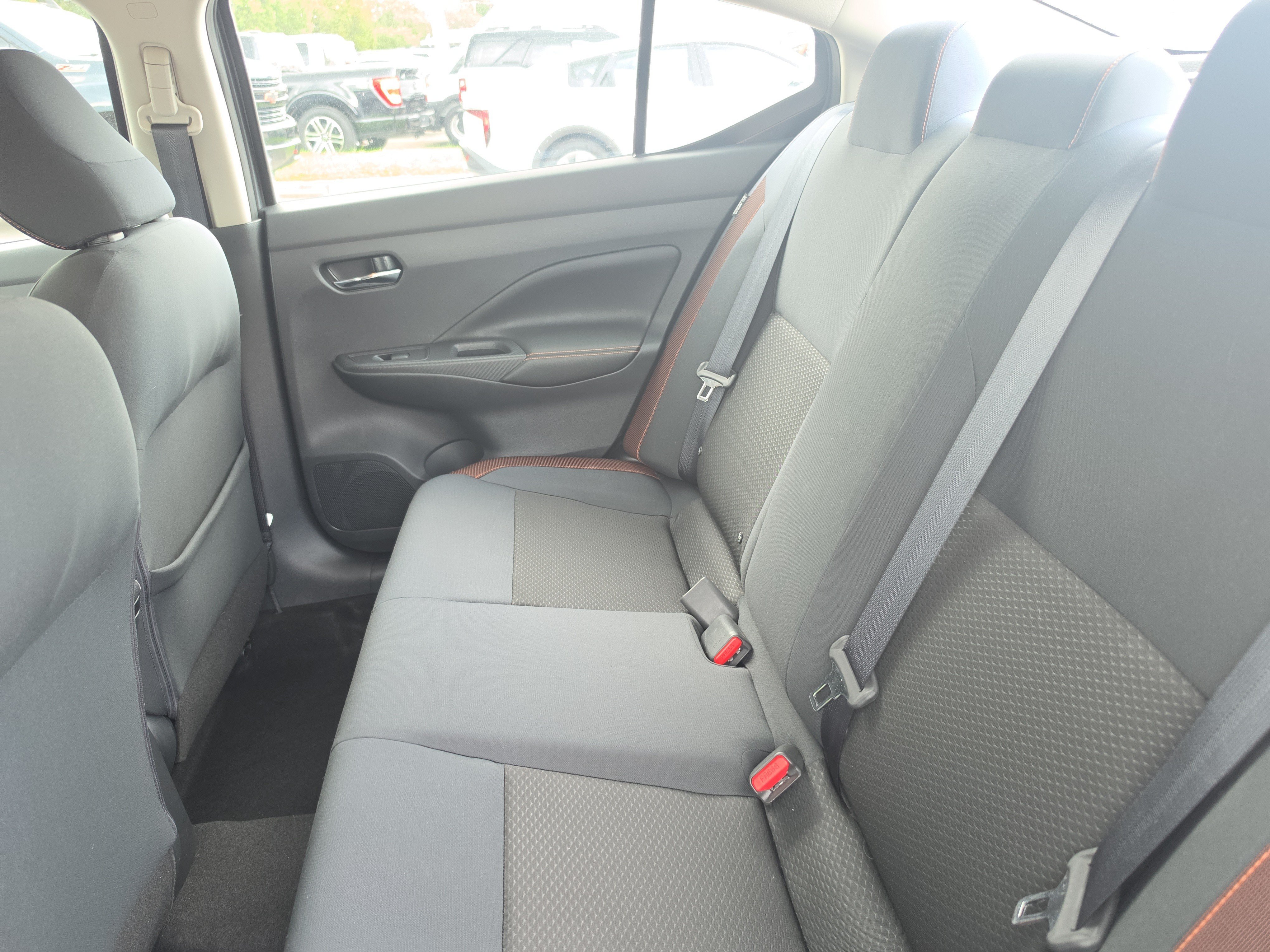 Used 2020 Nissan Versa SR FWD image 9