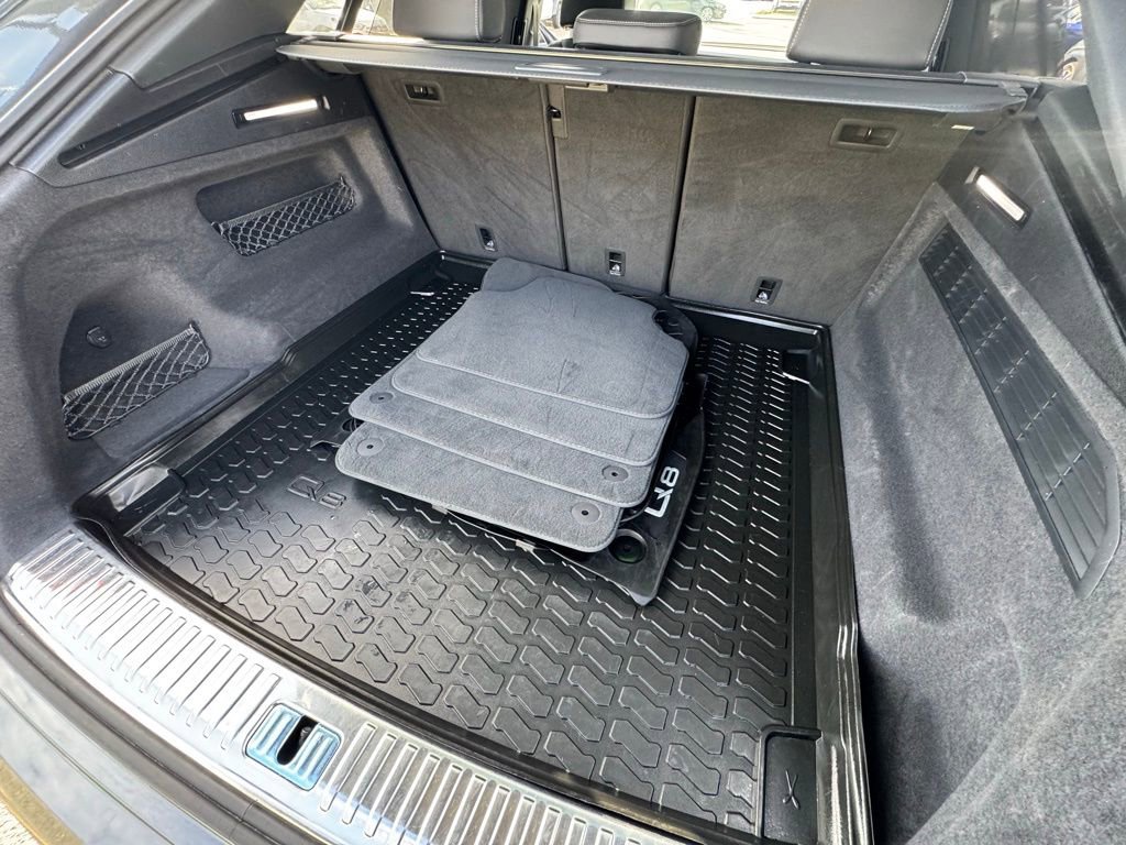 Used 2025 Audi Q8 Premium Plus image 35